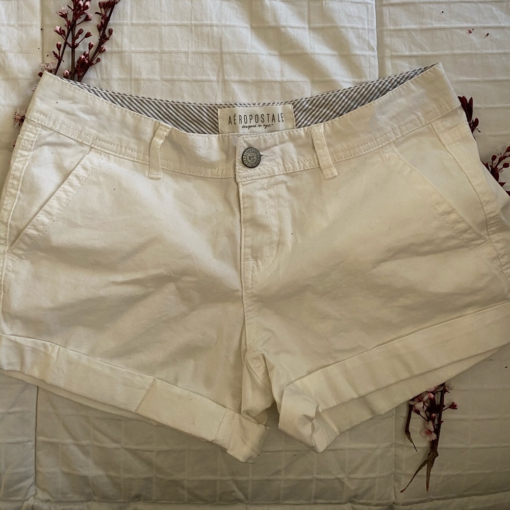 Aeropostale Midi Twill White Cuffed Shorts